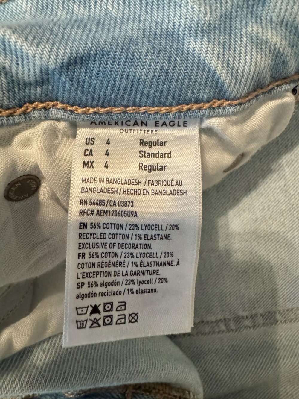 American Eagle Low Rise Embroidered Floral Flare Jeans Size 4 Light Wash NWOT - Picture 7 of 15